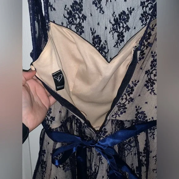 Windsor Navy and Nude Lace Dress - Size 7/8 - Picture 6 of 7